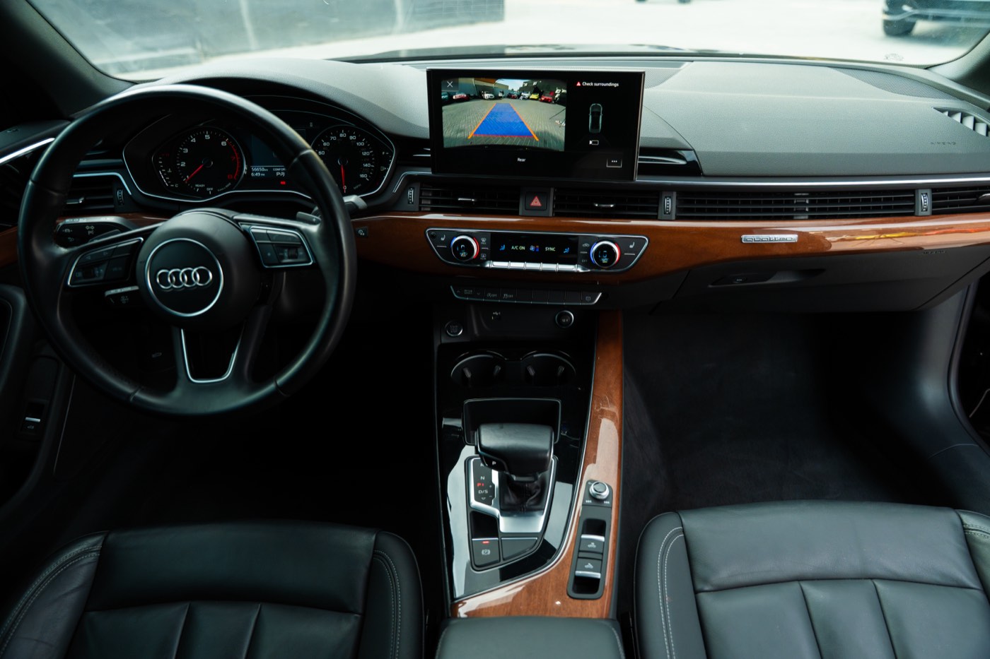 Audi A5 Cabriolet en location à Dubaï