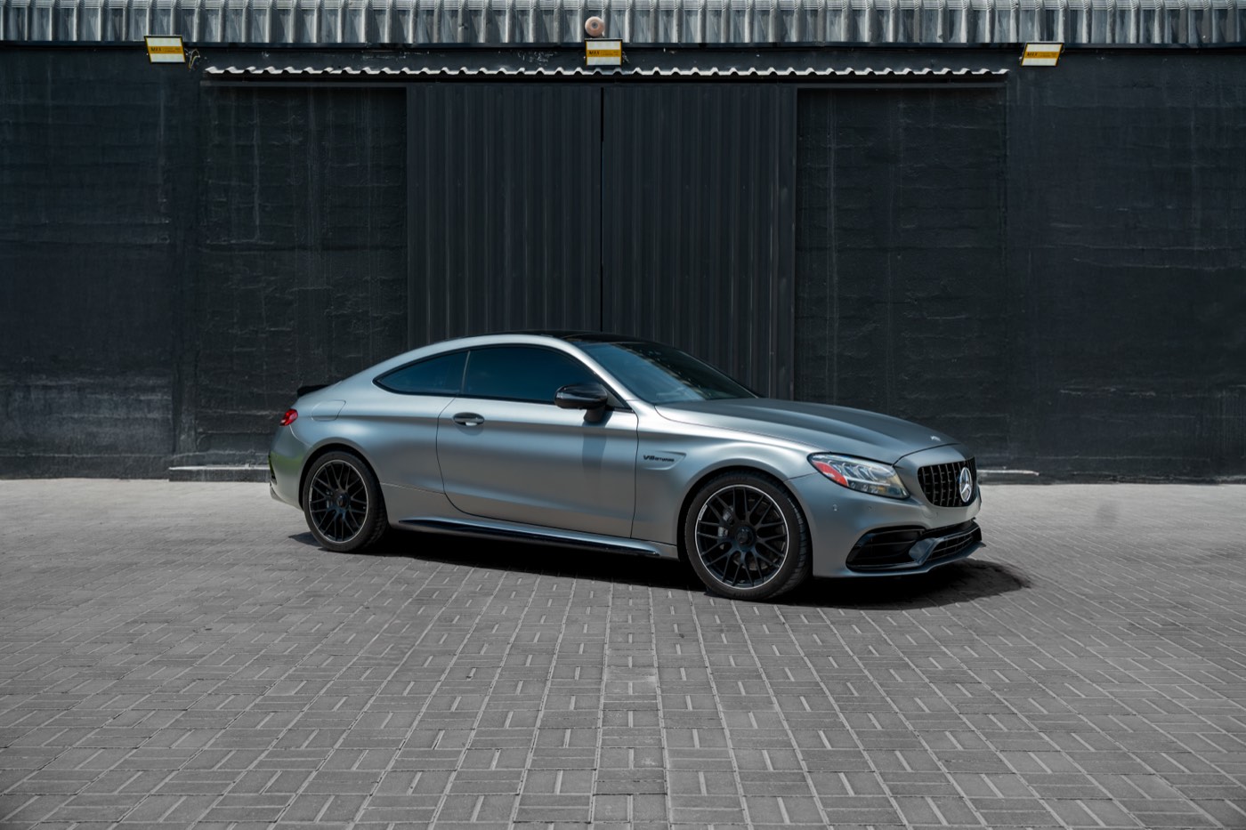 Mercedes C63 AMG en location à Dubaï