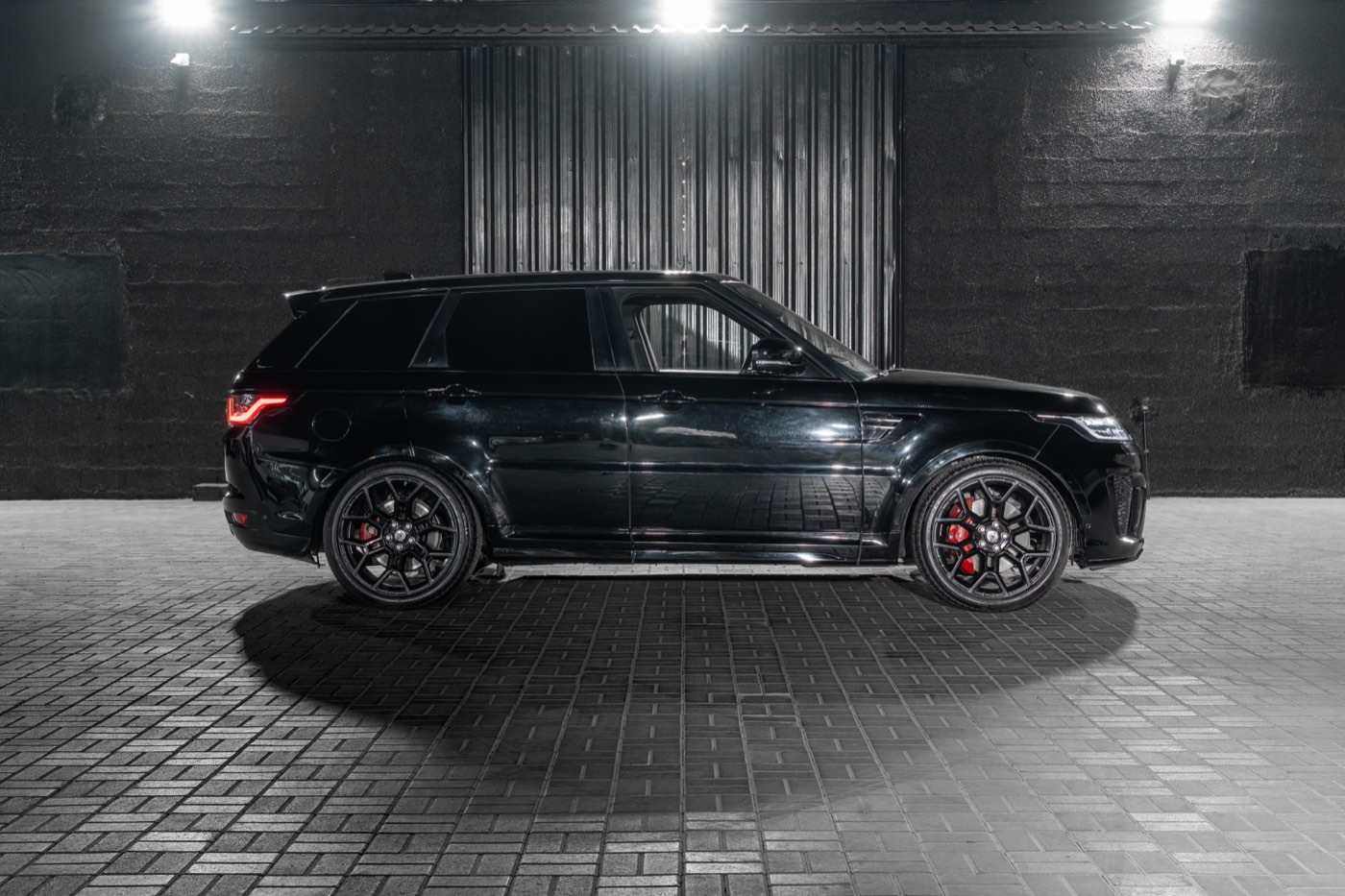 Range Rover SVR en location à Dubaï